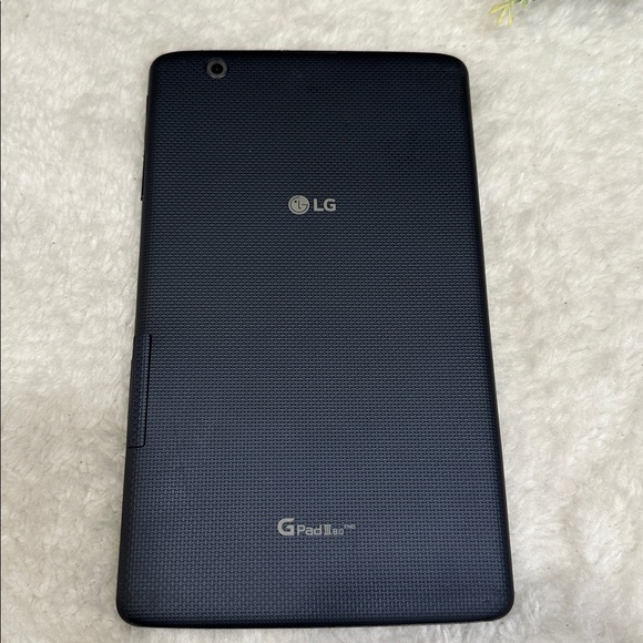 LG tablet - Picture 2 of 4